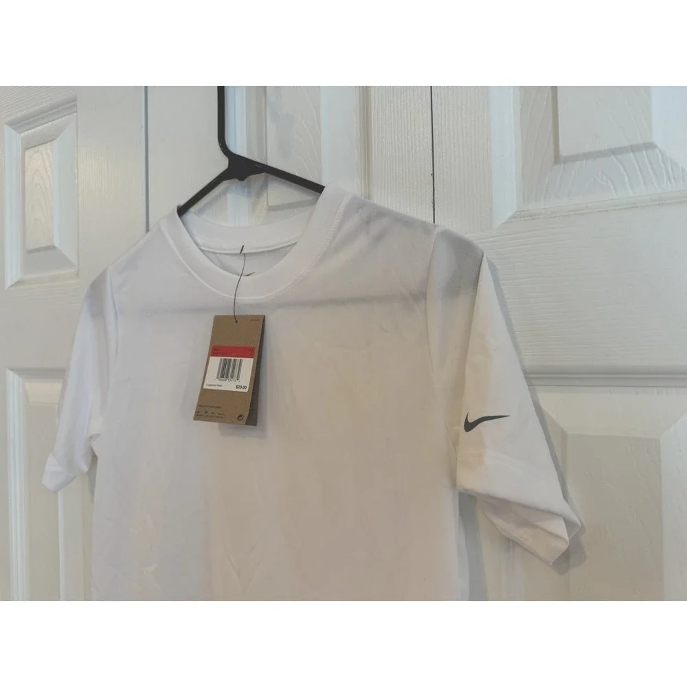 NEW The Nike Tee Kids Size Large White Dri-Fit Golf Athletic Training T-Shirt